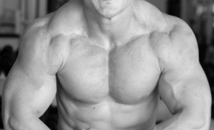 グリップ プレス リバース ダンベル リバースグリップベンチプレスで大胸筋上部を鍛える。バーベルによる胸のトレーニング